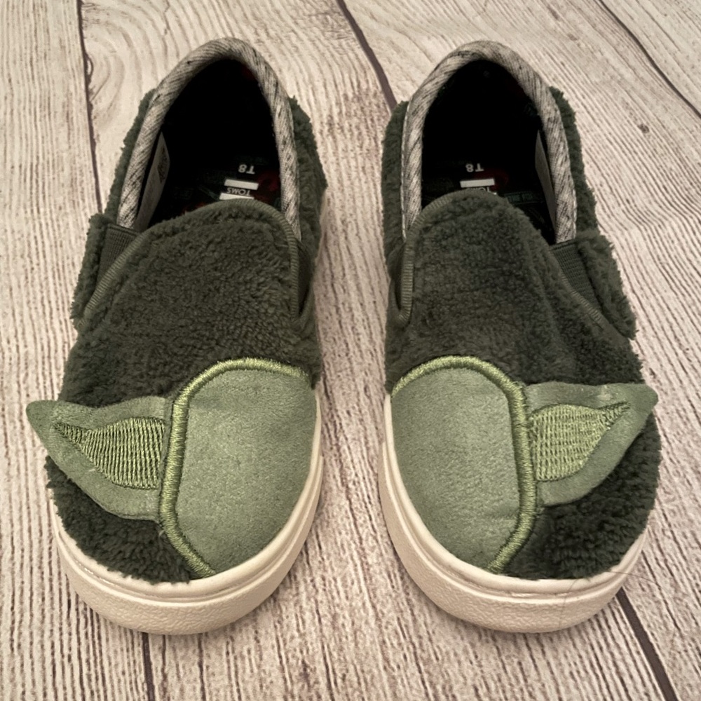 YODA TODDLER SLIP ONS - STAR WARS “TINY TOMS”